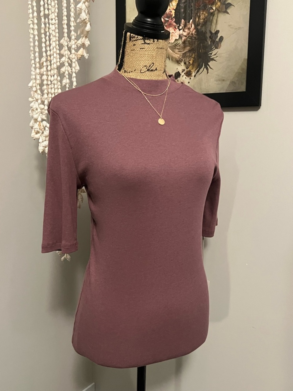 Women's Short-Sleeve Mock Neck Top in Mauve